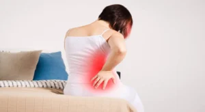 آیا جراحی راه‌حل نهایی برای کمردرد است؟ بررسی یک باور رایج