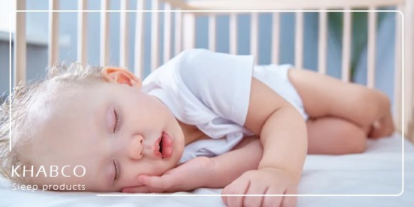 راهنمای خرید تشک نوزاد در سال 1404 2 حمایت از ستون فقرات نوزاد با تشک مناسب